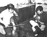 Leo Kottke and Bruce Doepke in impromptu kitchen jelly session (uncredited)